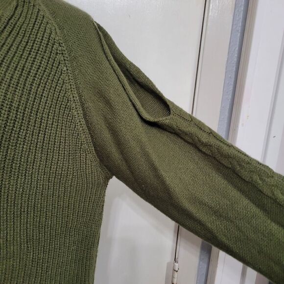 Moral fiber sweater - Picture 11 of 12